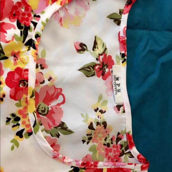 MPH Collections Top - Picture 2 of 2